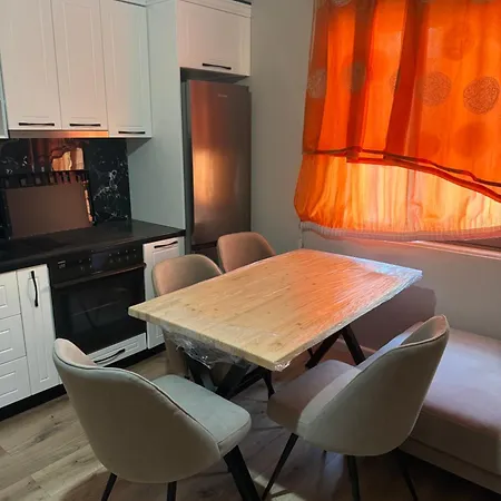 Kristos Xhialli Guest house *